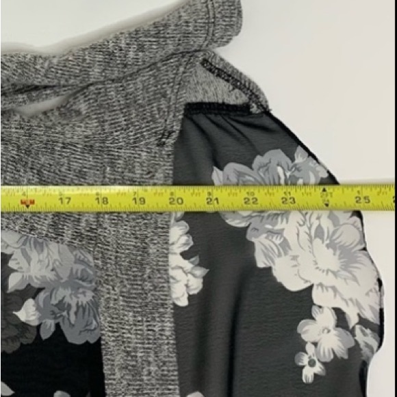 IZ Byer Static Gray Floral Print Sheer Panel High Low Thin Sweater Size XS - Picture 16 of 16